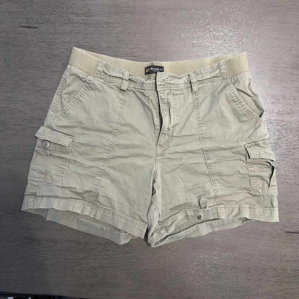 Lee women’s green Cargo Shorts Relaxed Fit Mid Rise Cotton Spandex